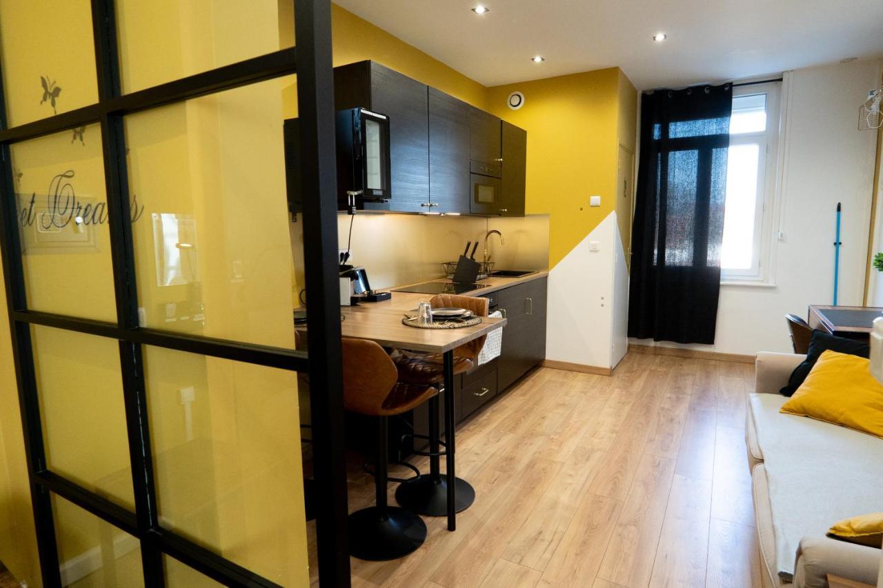Capsule Premium Balneo & Home Cinema Valenciennes Exterior photo